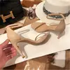Sandalias Genuinas de Cuero de Hong Kong para Mujer 2025 Nuevo Verano Hebilla de Una Línea Tacones Altos Stiletto Estilo Hada Negra Zapatos de Moda