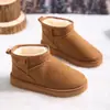 Outono e inverno novas botas de neve de sola grossa forradas de lã espessadas sapatos de algodão quentes da moda cor sólida botas curtas simples