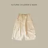 Calça cargo lisa de primavera e outono para bebê menino, calça casual moderna e da moda para bebês e crianças pequenas, calça reta 100% algodão para meninos