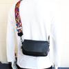 Bolso pequeño estilo japonés de moda para hombre, bandolera con cinta distintiva, estilo urbano, para mujer, 2024