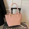 Bolso Bandolera de Hombro Único Transfronterizo 2025 con Patrón Tejido Bolso para Mujer Nuevo de Gran Capacidad de Alta Gama para Viajes al Trabajo Portátil Tipo Cubo