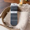Meias Listradas Femininas Outono Inverno Cor Melaude Color Block Coreanas Dongdaemun Marrom Tendência Ins Combinar Birkenstock Retrô Meio da Panturrilha