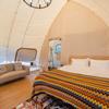 Tenda de Vela Hotel Glamping Acampamento Resort Cênico Parque para Família e Crianças Pastagem Acomodação Familiar Pousada Montagem ao Ar Livre