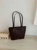 Bolsa Grande Simples para Trajeto Diário Transfronteiriço Feminina Nova Textura Trançada Retrô Bolsa Tote Grande Capacidade Bolsa de Ombro de Abaixo do Braço
