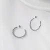 Pendiente de Aro Círculo Exagerado Europeo y Americano de Acero de Titanio para Mujer, Pendientes de Moda Distintivos con Giro Semi-redondo, Estilo Coreano, Pendientes de Celebridad de Internet, Tendencia