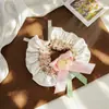 Babeiro para pets estilo Chanel para gatos e cachorros, gola de cetim com decoração de camélia e laço, babador para cachorro pequeno