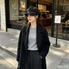 Gorra de Boina Vintage para Mujer 2026 Otoño/Invierno, Hebilla de Cuero, Logo Metálico, Estilo Británico Clásico, Artística, Adelgazante del Rostro, de Moda