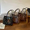 Bolso Tote de Lunares Nicho Coreano para Mujer 2026 Otoño Nuevo Estilo Personalidad Casual para el Trabajo y el Viaje Diario Bolso de Hombro Bolso de Axila