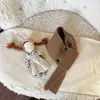 Cachecol Curto Estilo Coreano para Crianças Outono e Inverno Fofo Popular Masculino e Feminino Cachecol de Bebê Botão Quente Cachecol de Tricô Cruzado