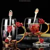 Vaso de cristal decorado con esmalte de rosa estilo europeo, una pieza creativa y decorativa para uso doméstico, perfecto como regalo del Día de San Valentín, una copa para servir bebidas o un vaso de agua