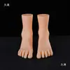 Modelo de Pie Femenino Color de Piel Esmalte Zapatos Planos Suela Cinco Dedos Calcetines Pantuflas Sandalias Exhibición Modelo de Pie Pie Suave Transmisión en Vivo Modelo de Pie