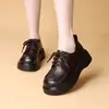 Sapatos de cadarço de sola macia para mulheres 2026 Outono novo estilo sola grossa versátil couro macio estilo britânico leve confortáveis mocassins para mulheres