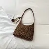 Otoño 2026 Nuevo Bolso Tote Simple Casual de Color Sólido Gran Capacidad para el Trabajo y el Viaje Diario Bolso de Hombro Único Elegante de Alta Apariencia