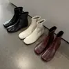 Botas Curtas Elásticas Femininas com Salto Interno Emagrecedoras Outono/Inverno Novas Bico Redondo Zíper Lateral Salto Médio Estilo Coreano Botinhas para Tornozelo Pequeno para Mulheres
