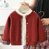 Conjunto de Suéter para Niñas 2026 Otoño/Invierno Nuevo Cuello Redondo Patchwork Falso Dos Piezas Cardigan de Punto Conjunto JK