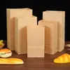 Bolsa de papel Kraft spot con fondo cuadrado bolsa de almacenamiento desechable película de embalaje para alimentos horneados bolsa de embalaje para llevar anti-aceite