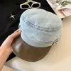 Gorra de béisbol retro estilo coreano, color café con tachuelas, visera plana, tipo ecuestre, para mujer, adecuada para salidas de verano, protege del sol, hace que la cara luzca más pequeña, moderna y versátil
