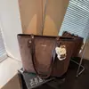 Bolso Tote de Gran Capacidad Estilo Retro Versión Coreana Transfronterizo para Mujer 2026 Bolso de Hombro Casual para Viajes Diarios para Mujer Bolso Cubo de Moda Tendencia