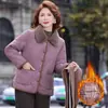 Elegante Casaco para Mãe Novo Estilo Outono/Inverno Gola de Pelo Jaqueta de Algodão Estilo Curto Para Mulheres de Meia-Idade e Idosas Aveludado Quente Moda Casaco de Algodão