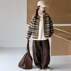Nova coleção outono e inverno: suéteres e cardigãs de tricô listrados estilosos para meninas, perfeitos para os meses mais frios