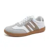 Tênis Feminino Branco com Cadarço Color Block Estilo Coreano Primavera/Verão 2026 Sapatos Planos Casuais Versáteis para Mulheres