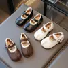 Zapatos de Cuero para Niñas 2025 Primavera y Otoño Estilo Coreano Pequeños Zapatos de Princesa Chanel Bebé Cómodos Suela Suave Pezuña de Oveja Encaje Zapatos Individuales Pequeños