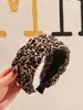 Nueva Diadema Retro Estampada de Leopardo para Primavera y Verano con un Toque de Lujo, Diadema Trenzada de Parte Alta, Diseño Ensanchado para Hacer que la Cabeza se Vea Más Pequeña