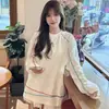 Camiseta Branca de Manga Longa com Gola Redonda Estilo Coreano para Mulheres Início do Outono Assimétrica Colorida Três Agulhas Cinco Fios Camisa de Base Top Solto Tendência