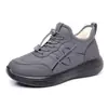 Sapatos Esportivos Femininos de Inverno Novo Estilo Superfície de Couro Aveludado Espesso Quente Cano Alto Sapatos Grandes de Algodão Sapatos Femininos Casuais Versáteis Sapatos de Pai