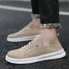 Zapatos de Malla Transfronterizos para Hombre Verano Nuevo Suela Suave Transpirable Tejido Fly Zapatilla Moda Tendencia Tobillo Zapatos Casuales para Hombre