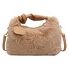 Bolso pequeño versátil de moda para otoño e invierno para mujer, nuevo bolso de hombro de felpa texturizada, bolso cruzado de estilo extranjero con pelo, 2025
