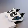 Zapatillas de Malla Individual para Niños 2025 Verano Nuevas Suela Suave Antideslizantes Transpirables Moda Niños Grandes Versátiles Casual Zapatos Individuales