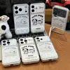 Capa de celular com design de cachorrinho bordado, compatível com iPhone 16 Pro Max e Apple 17, com acabamento metálico que transforma instantaneamente a capa do celular