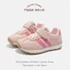 Zapatillas Deportivas para Niñas 2026 Primavera y Verano Nueva Moda Elegantes Zapatillas para Correr Suela Suave Versátiles Zapatos Casuales Tenis de Moda para Niños