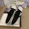 Primeiro Encontro com os Sapatos Baixos de Cetim Inspirados em Chanel Estilo Francês para Mulheres, Novo Modelo 2026, Bico Baixo, Sapatos Mary Jane com Laço