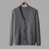 Chaqueta de punto lisa de color sólido con cuello en V para hombre de principios de otoño, estilo business casual para hombres jóvenes, nuevo cárdigan de punto 100% lana