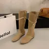 Primeiro Encontro Temporada Aumento Botas de Veludo Empilhadas Botas Longas Femininas 2026 Outono/Inverno Novas Botas Longas Marrons Merade Emagrecedoras