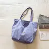 Bolsa tote dupla face com estampa floral de bolinhas branco leitoso, estilo japonês e coreano suave, bolsa de ombro versátil para estudantes universitários e compras