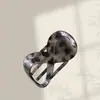 Venda Quente do Tiktok Presilha de Cabelo Retro Figura 8 2025 Nova Presilha de Cabelo Estampada de Leopardo para Coque na Parte de Trás da Cabeça Acessório de Cabelo