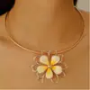 Collar Choker de estilo retro europeo y americano con cuello de pétalos grandes, cadena para la clavícula simple de personalidad para mujer, accesorios