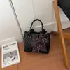 Essenciais de Escritório Super Quentes Bolsa Pequena de Mão Feminina 2026 Nova de Verão High-End para o Trabalho Ombro Único Transversal Bolsa Saco
