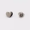 Botões de Plástico ABS Galvanizado em Estoque para Venda por Atacado Botões Decorativos para Camisa Estilo Chanel Costurados à Mão Coração de Metal Prateado Imitação