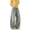 Colección nueva de hombre 2026: Jeans lavados con estampado de bambú, pierna curva, corte relajado, estilo de pierna ancha y vibra casual.