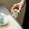 Taza de Cerámica para Cata de Té de Orquídea Pintada a Mano Color Bajo Esmalte Taza de Té Bloque de Color Azul Polvo Nuevo Estilo Chino Gongfu Juego de Té Taza de Anfitrión