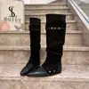 Novas botas finas de bico fino estilo coreano com tachas, uso bidirecional destacável, botas Martin, botas de motociclista até o joelho, sapatos femininos para mulheres baixinhas