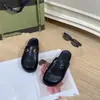 Falda Interior Clásica Fresca Estilo Antiguo Zapatillas Casuales de Punta Cerrada Marca de Lujo Hebilla de Metal Punta Redonda Estilo Pareja Sandalias de Talla Grande