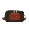 Bolsa de Ombro de Design de Nicho Nova para o Verão de 2025 Tendência da Moda Quadrada Casual Feminina Bolsa Transversal Casual
