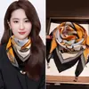Bufanda Cuadrada Cálida de Nuevo Estilo 2025 con Hebilla Magnética, Bufanda Triangular de Seda, Bufanda de Algodón para Mujer, Bufanda Elegante para el Cuello para Primavera, Otoño e Invierno, Versátil y Elegante