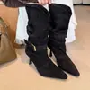 Botas de tacón de aguja de punta fina de moda retro con tacón de bloque 2026 gamuza hebilla botas cortas adelgazantes otoño e invierno nuevas botas de moda