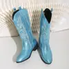 Botas Vaqueras Western Metálicas Brillantes Transfronterizas para Mujer Puntiagudas Tacón Grueso Media Pantorrilla Bordado Performance de Escenario Botas de Caballero